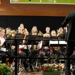 Anschließend übernahm das Jugendblasorchester unter der Leitung von Ralf Schmittkamp...